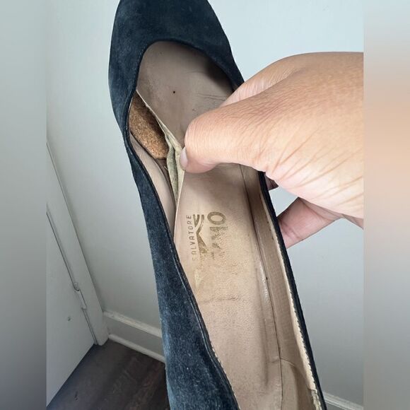 Salvatore Ferragamo Italy Black Vintage Suede Leather Pumps Size 8.5AA - Picture 13 of 15